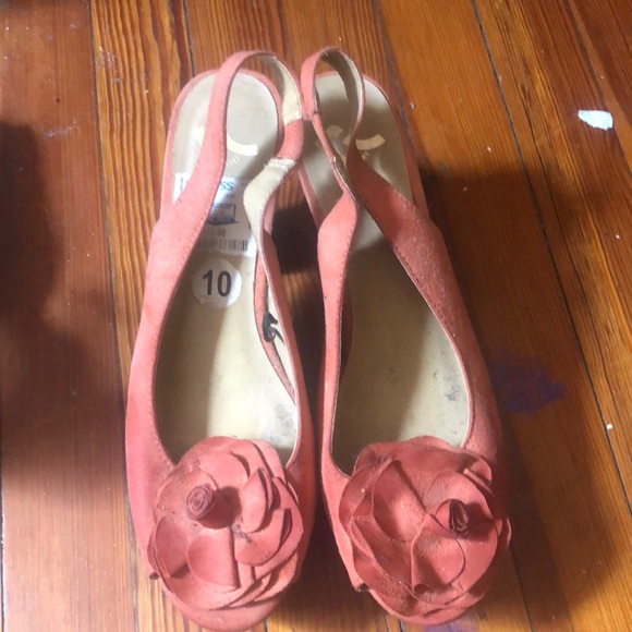 flower toe out HEELS WITH FLOWER - Picture 1 of 2